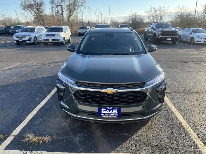 2025 Chevrolet Trax LT DrvrConf ConvPkgs w/AdptveCrz LaneChangeAlert RearParkAssist HeatedSteeringWheel HeatedSeats Milwaukee WI
